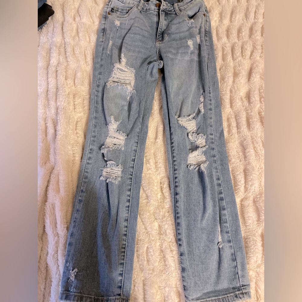 Judy Blue distressed ripped jeans. Boyfriend fit.